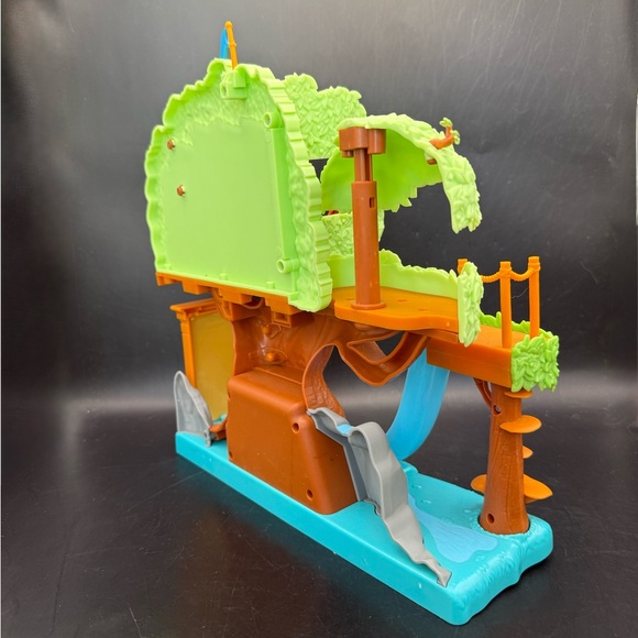 Disney Encanto Antonio's Tree House Small Doll Play Set With 8 Figures - 21935 - Picture 7 of 12